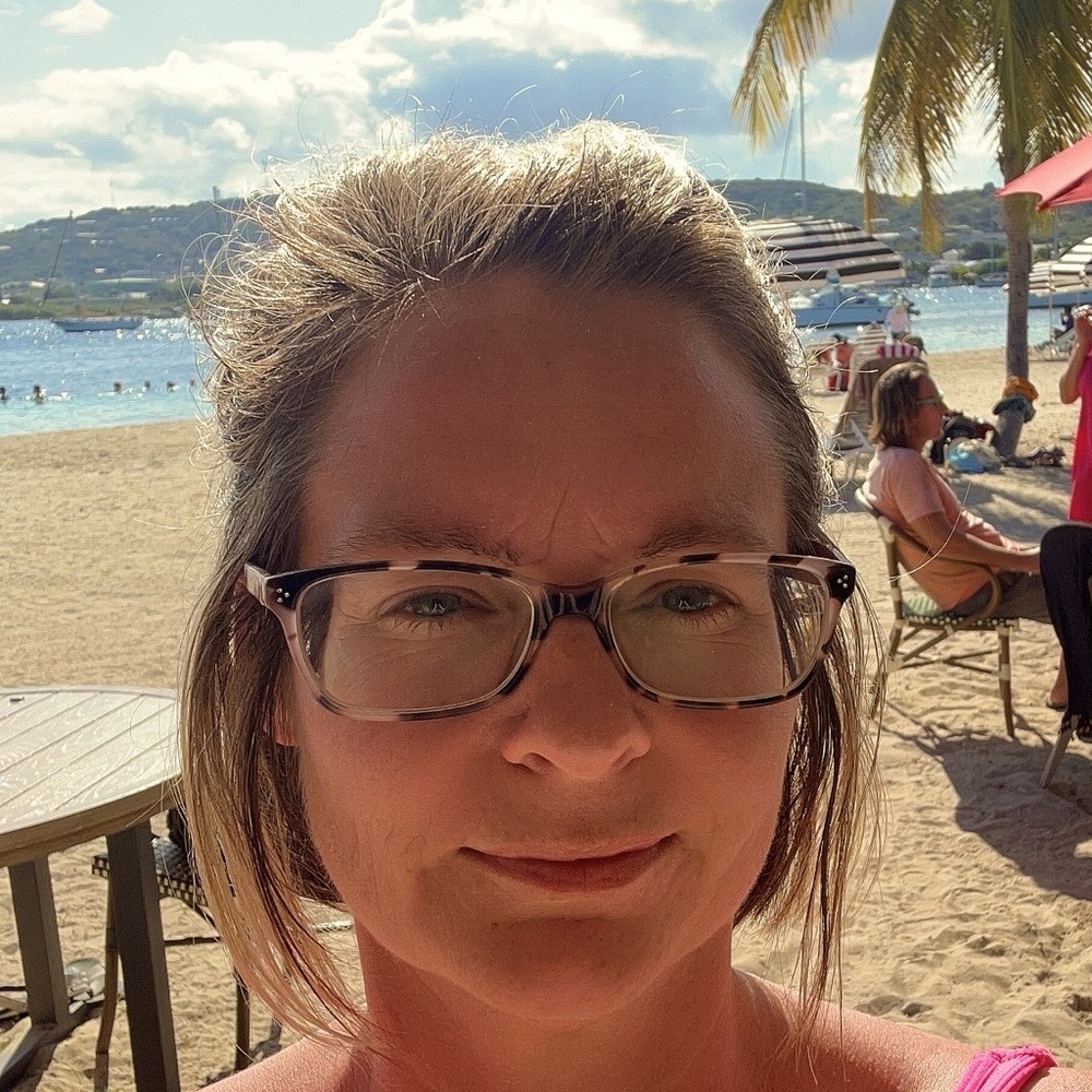 Meet your Posher, Leslie